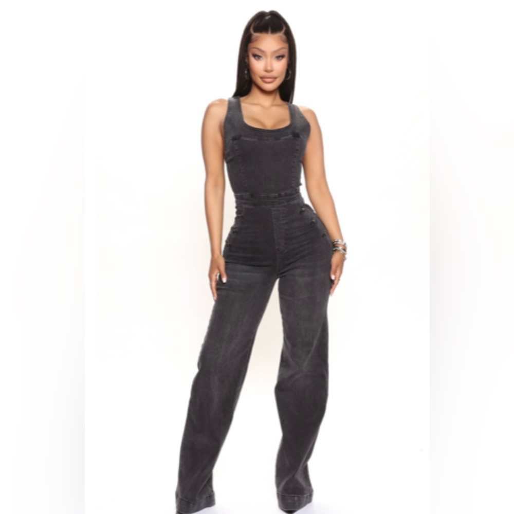 Fashion Nova Women’s Jumpsuit - Black Size Large
